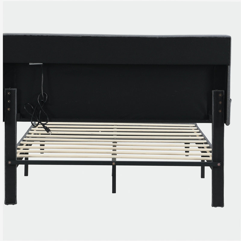 Structure de lit tapissier KING -Size avec tête de lit en tissu de lin touffeté à boutons, ports USB, station de charge pratique, deux poches latérales, ne nécessite pas de sommier, gris foncé