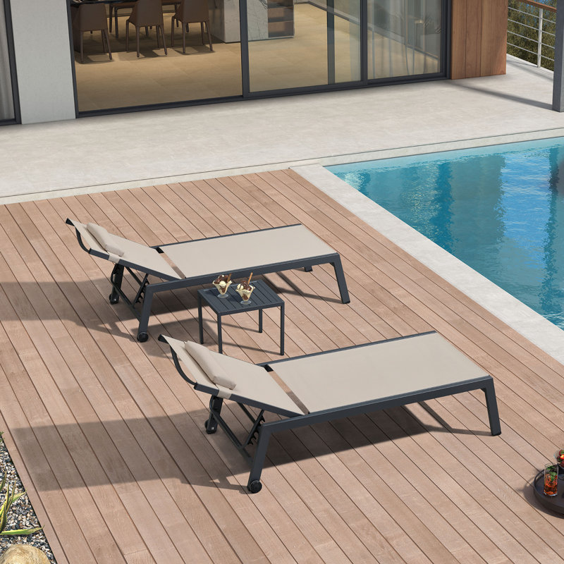 Structure d'extérieur surdimensionnée en aluminium pour chaise longue de piscine avec table d'appoint et roues, Beige