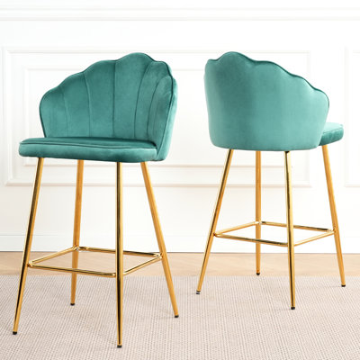 Chaise de bar en velours de forme coquille (2). Or - pieds en métal. Convient pour un café, un bar ou un restaurant. D'ergonomie à disperser. Siège en éponge douce. Caractéristique élégante et incurvée. Base robuste. Pied réglable antidérapant
