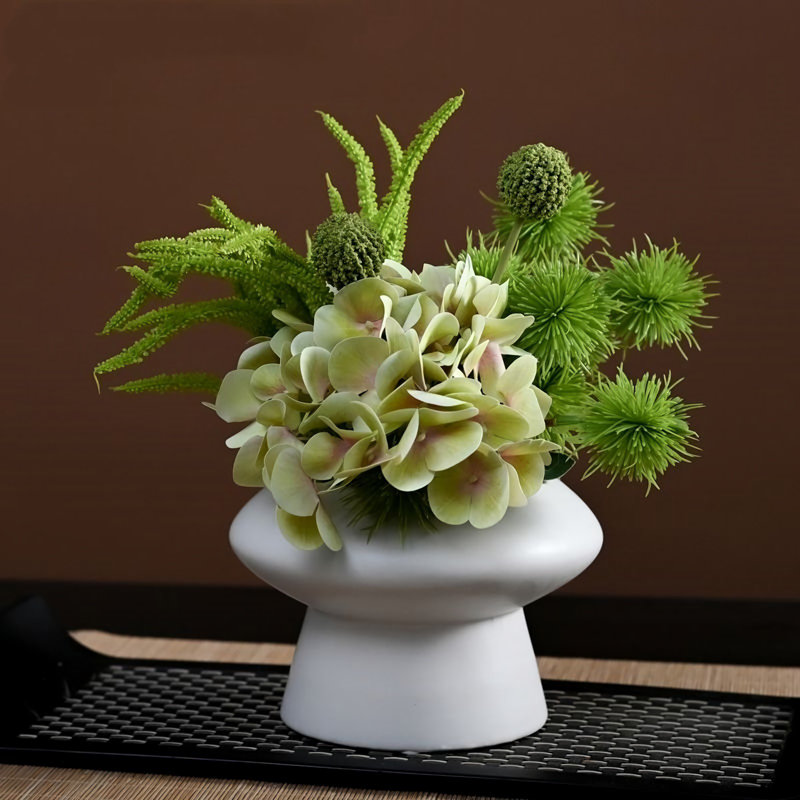 Décoration de fleurs simulées