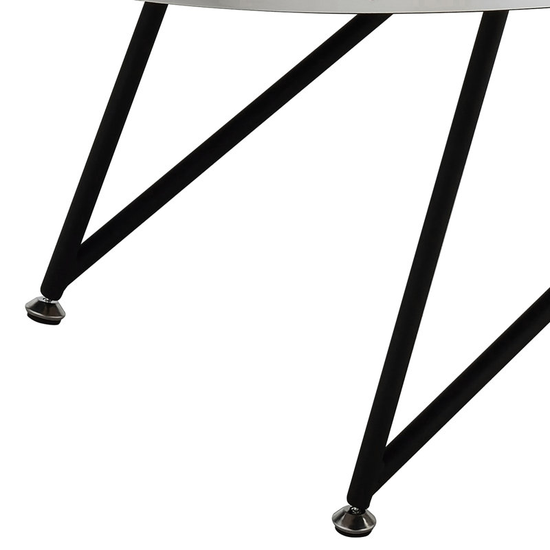 Table basse ovale de style industriel avec finition en chêne gris patiné et supports en métal noir pour une grande surface