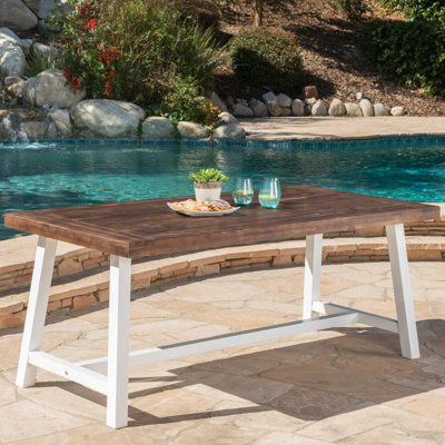 Table d'extérieur rustique en bois avec structure en métal blanc, fini sablé brun foncé, 75 cm (H) x 178 cm (L) x 90 cm (P), charge maximale 136 kg, plateau à lattes, ensemble de montage et plateau inclus.