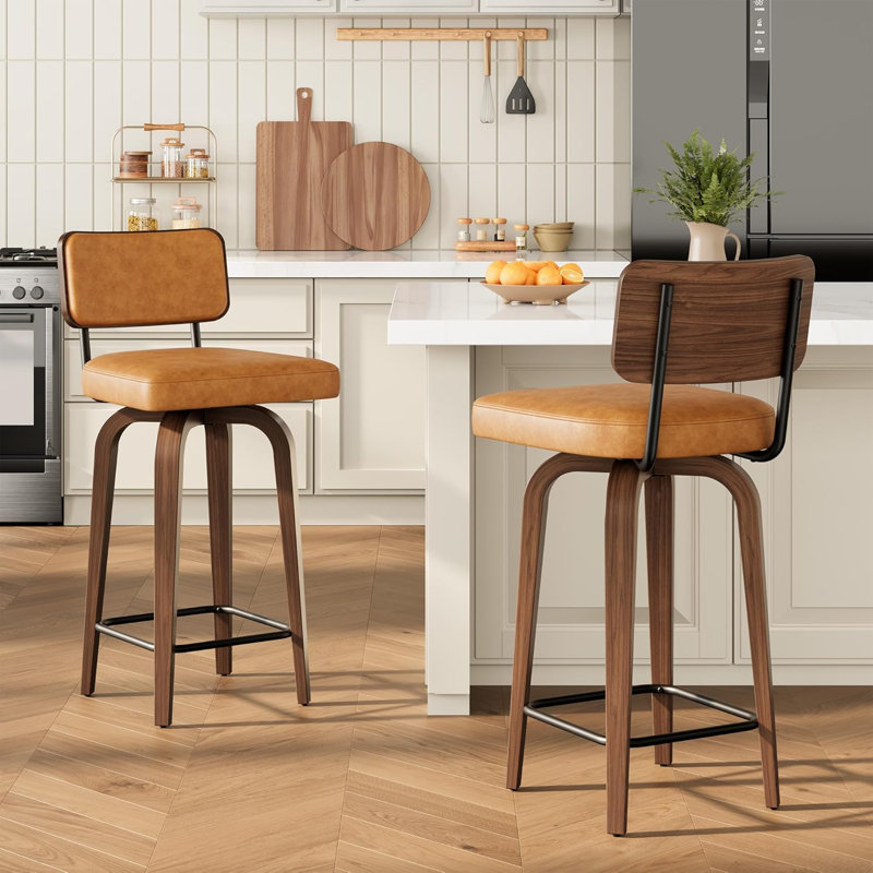Ensemble de 2 tabourets de bar pivotants caramel, hauteur de comptoir 26 po, similicuir, pieds en noyer, design Mid-Century