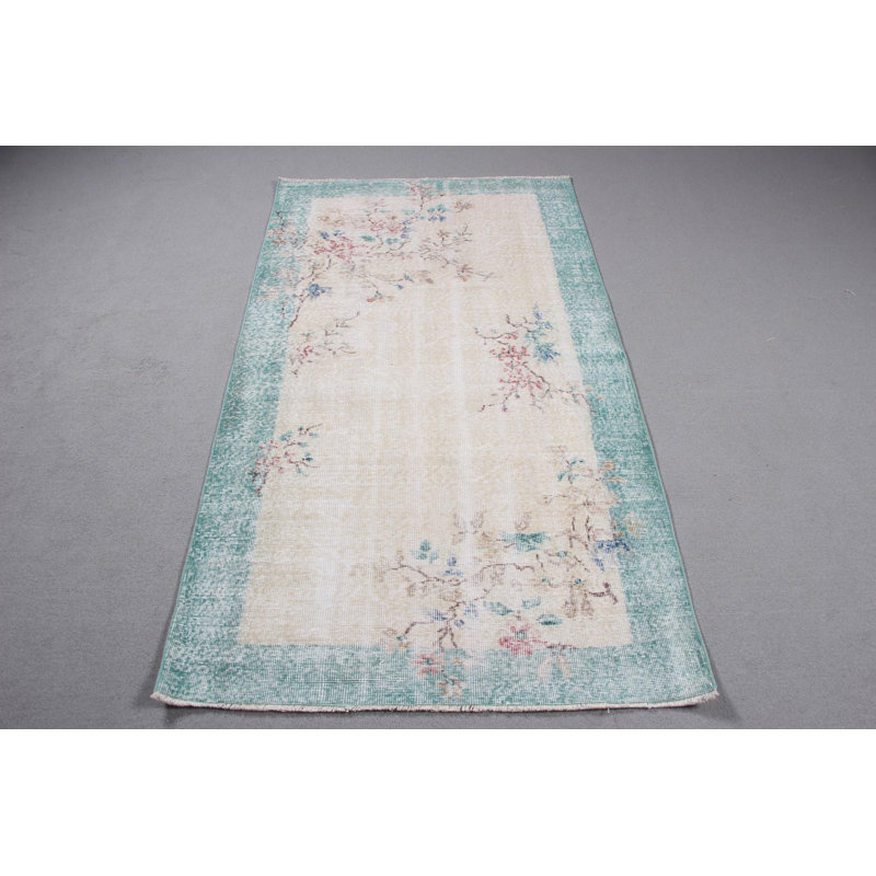 Tapis turc beige doux et lavable idéal pour la salle à manger et le vestibule