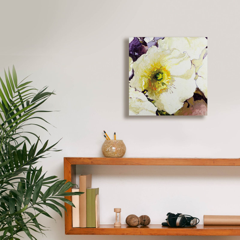 «White Poppies Up Close» par Shirley Novak, art mural sur toile, H 12 po x l 12 po x P 0,75 po