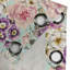 Dakota Fields - Motif de fleurs rétro avec œillets 50 po x 54 po jaune aubergine terre-670661930
