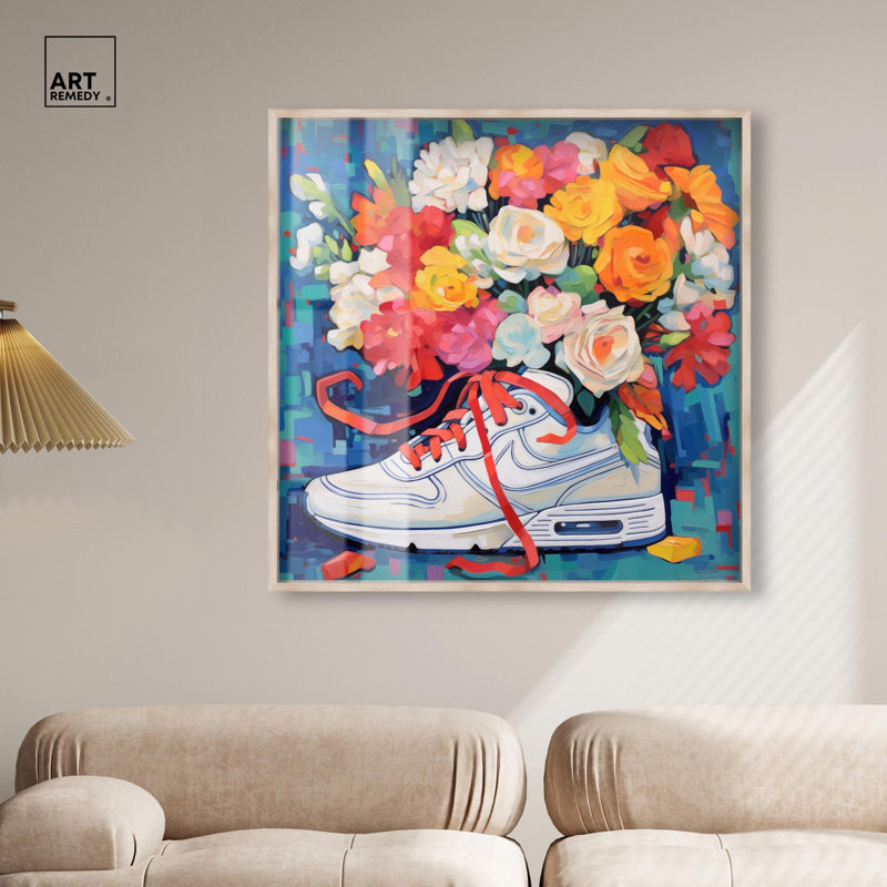 Art mural fantaisiste Sneaker avec fleurs, H 41 po x l 41 po, Crème, crème