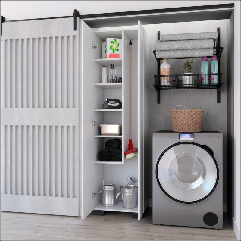Armoire balai blanche avec tablettes de rangement