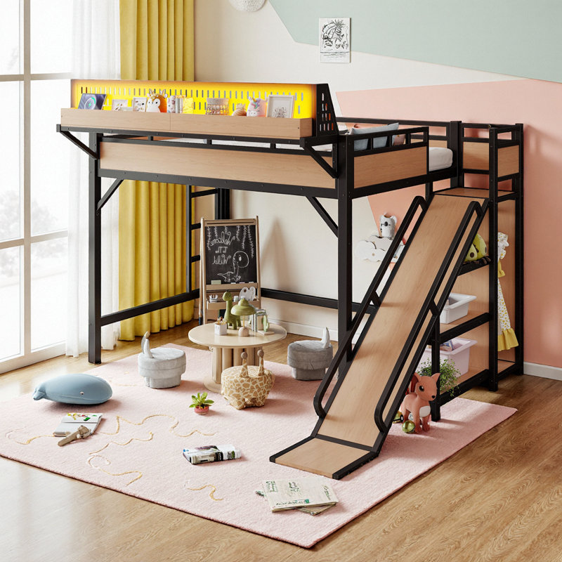 Lit mezzanine avec glissade, tablettes de rangement et garde-robe intégrée, ports USB, lumières DEL et panneau perforé, Queen