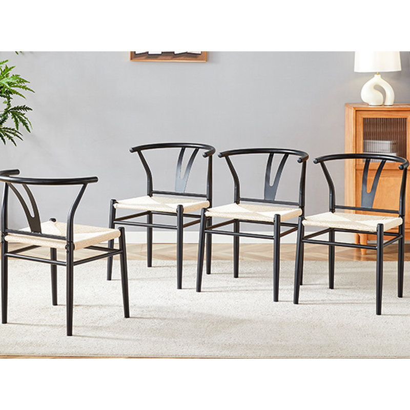 De 4 fauteuils en Y tissés en forme de Y noirs et blancs, de conception moderne en fer, confortables, convenant à différents styles de fauteuils avec sièges, salle à manger, chaises, structure, sièges confortables, multi