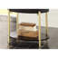 Table de bout glamour en faux marbre blanc avec détails en noyer foncé et tablette ouverte