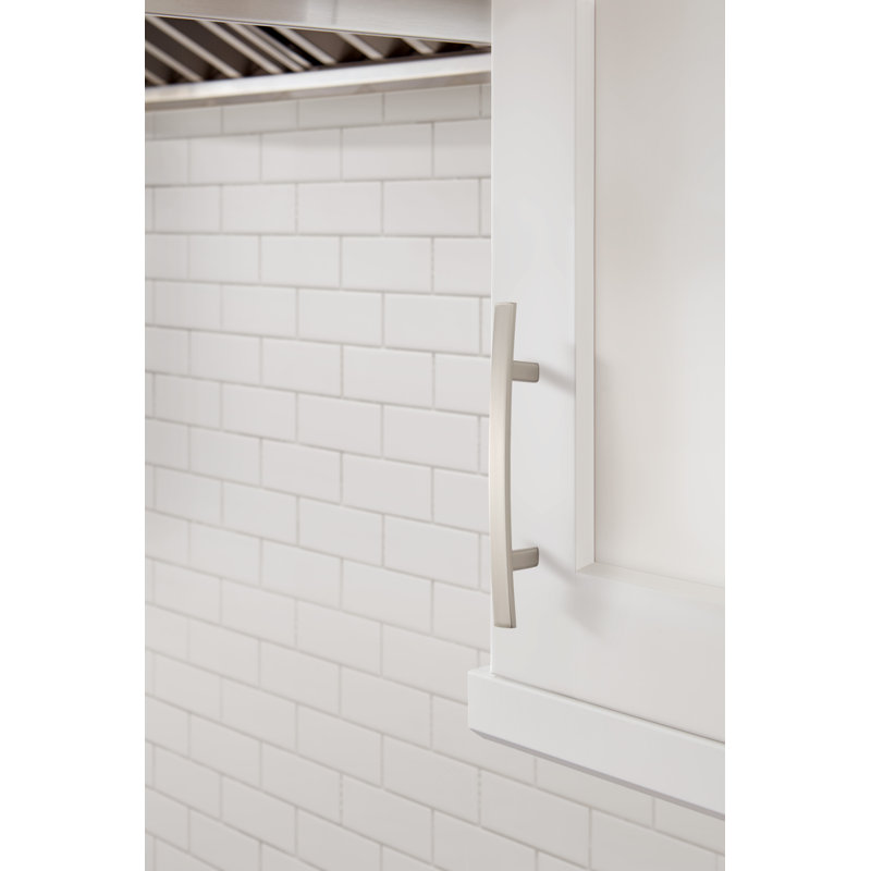 Poignée d'armoire Chypre de 3-3 / 4 po (96 mm) centre à centre en nickel satiné, Nickel satiné, 3 3/4", 1