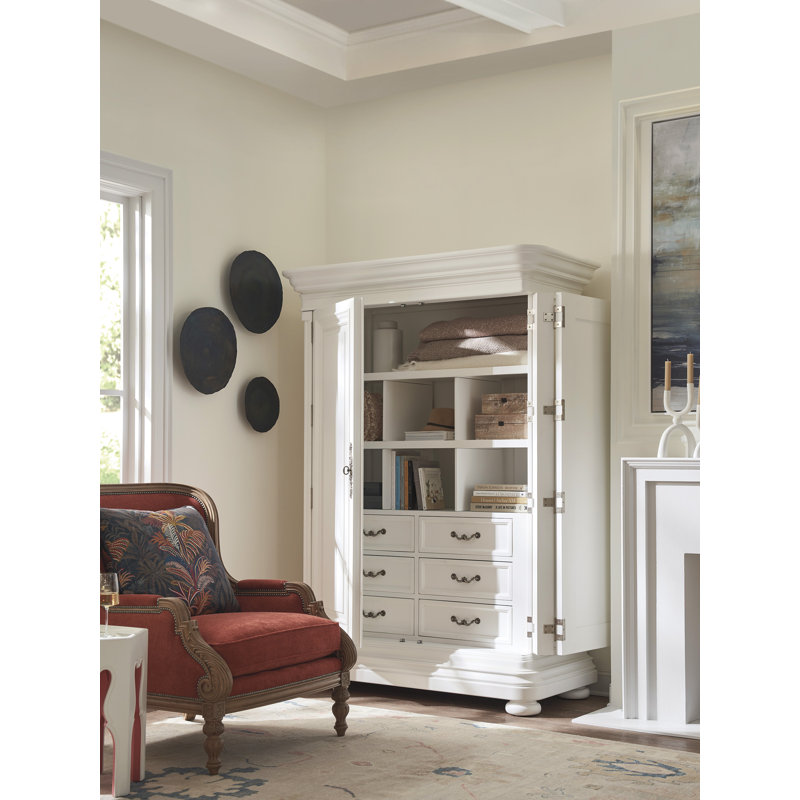 Villa Blanca 2 - Door Armoire