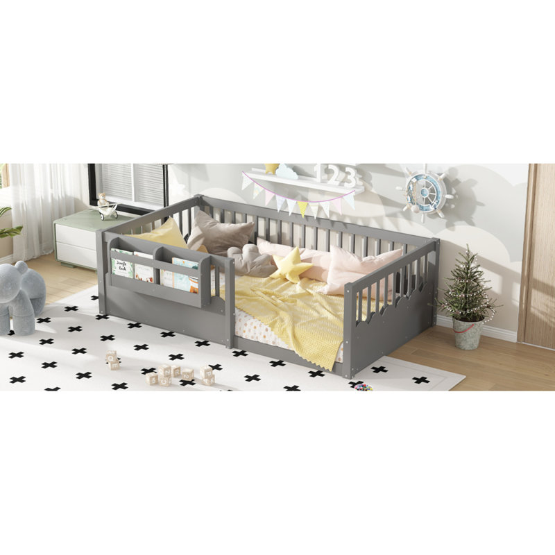 Lit simple avec clôture surélevée et bibliothèque, lit en bois pour enfants, gris.