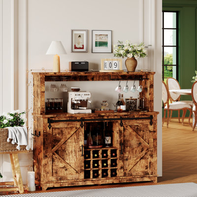 Armoire-bar Farmhouse 55 po - Porte de grange coulissante, prise de courant, éclairage DEL, support à vin amovible de 12 bouteilles, tiroirs de rangement - Buffet pour la cuisine, la salle à manger ou le salon, brun