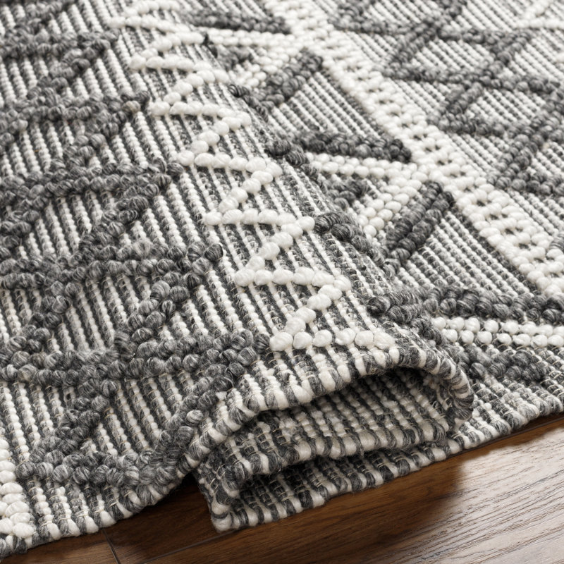 Bhrianne Geometric Handmade Flatweave Recycled P.E.T. Area Rug in Gray/White, Runner 2'6" x 8'
