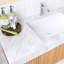 Meuble-lavabo mural simple avec comptoir en pierre frittée gris clair