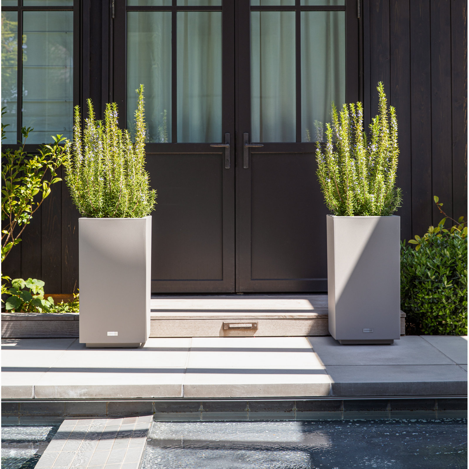 Block Series 16" Planter Box, 26” H x 13.5” W x 13.5” D, Gray