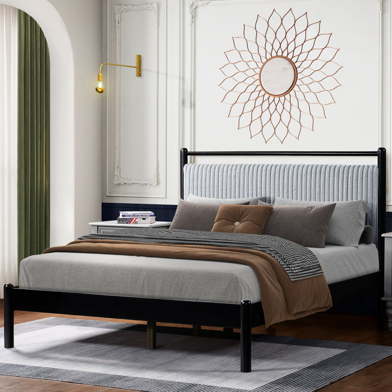 Structure de lit double en bois pleine grandeur avec tête de lit moelleuse, conception grise et noire, pieds en bois d'hévéa massif, lattes de grande capacité pour la chambre à coucher