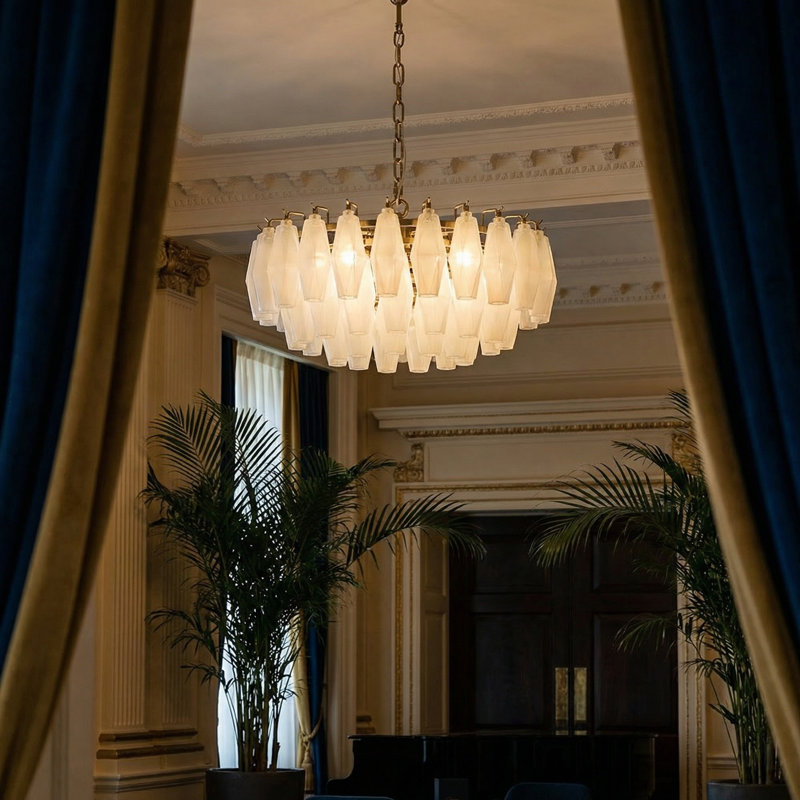 Lustre Ludmilla, Six lumières, 3 Tiers, 12" H x 23" W x 23" D