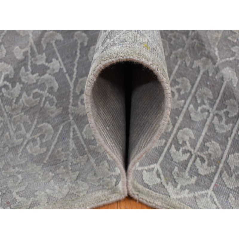 Tapis noué à la main gris soie 9 pi x 12 pi 1 po 7B906DCBB696432FB4AD41EE2DC1F99B