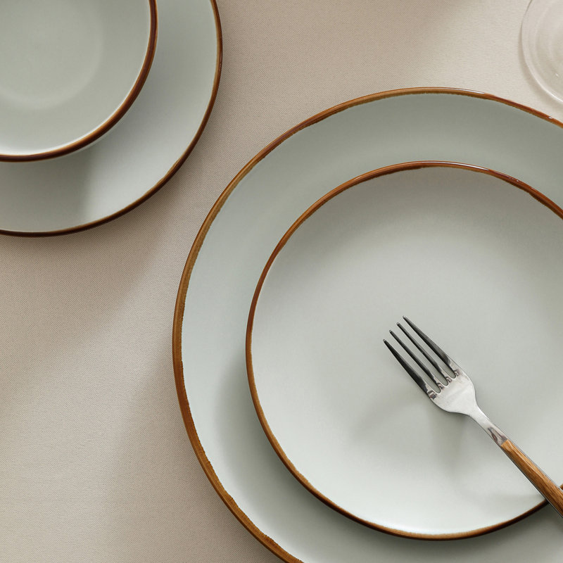 Light Green Ceramic 32-Piece Dinnerware Set with Metallic Band