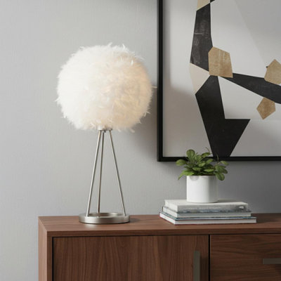 Metal Tripod Lamp