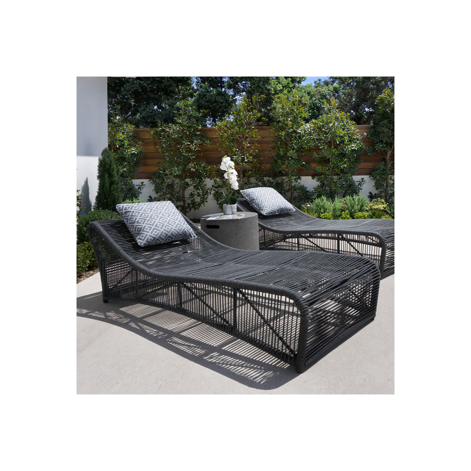 Renfri 77" Long Single Chaise, Black
