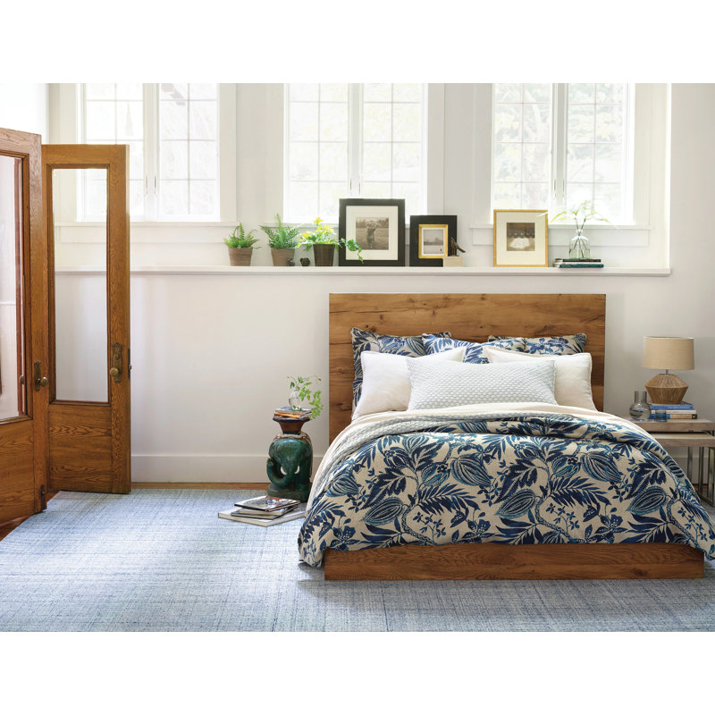 Harris Hand Micro Hooked Wool Rug, Rectangle 9'6" x 13'6", Blue/Ivory