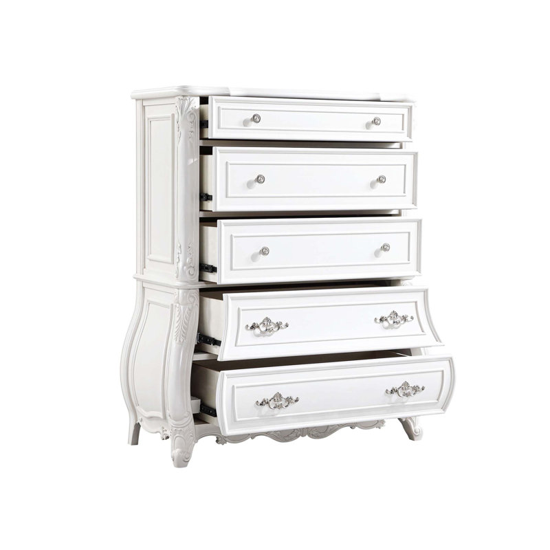Commode à 5 tiroirs Opulence de style moderne avec finition perle, rangement spacieux et sculptures complexes pour les chambres élégantes