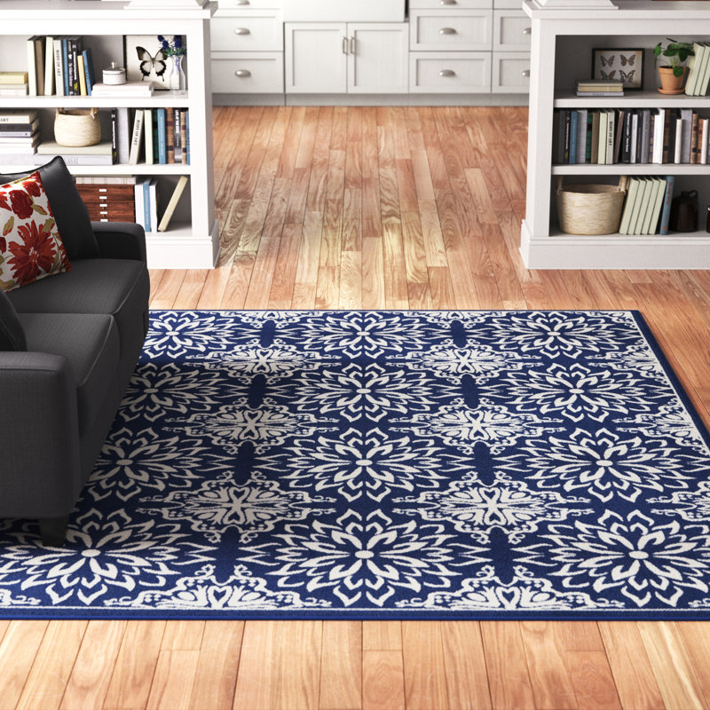 Tapis floral bleu marine / ivoire Chua, Rectangle 7 pi 10 po x 9 pi 10 po