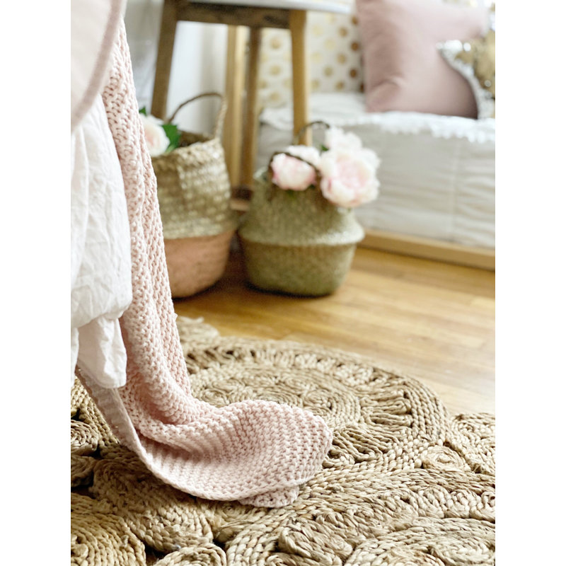 Farmhouse Solid Hand-Braided Jute Indoor Round Area Rug, Brown, 4' x 4', Round 4'