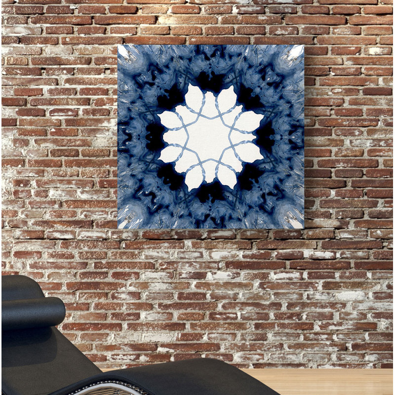 «Indigo Kaleidoscope I», impression sur toile tendue, H 24 po x l 24 po x 1,5 po