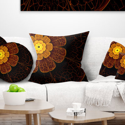 Coussin floral à fleur symétrique floral