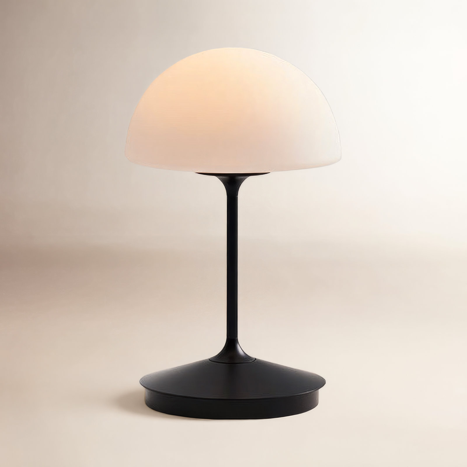 Saco Metal Table Lamp, Black