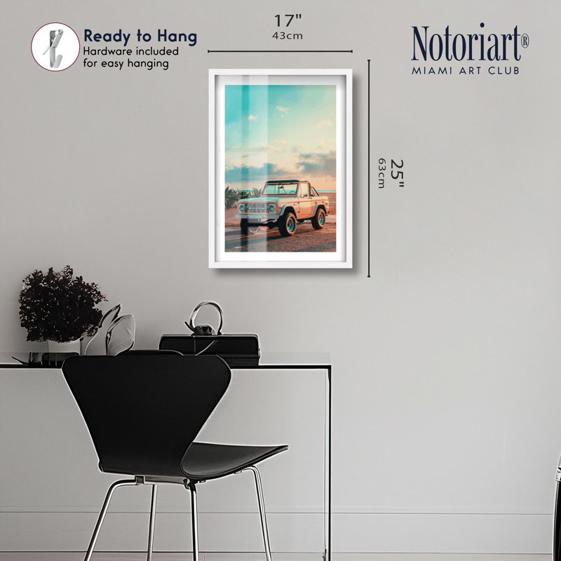 «Parked at Sunset», reproduction d'art rétro par Notoriart, H 25 po x l 17 po, Blanc