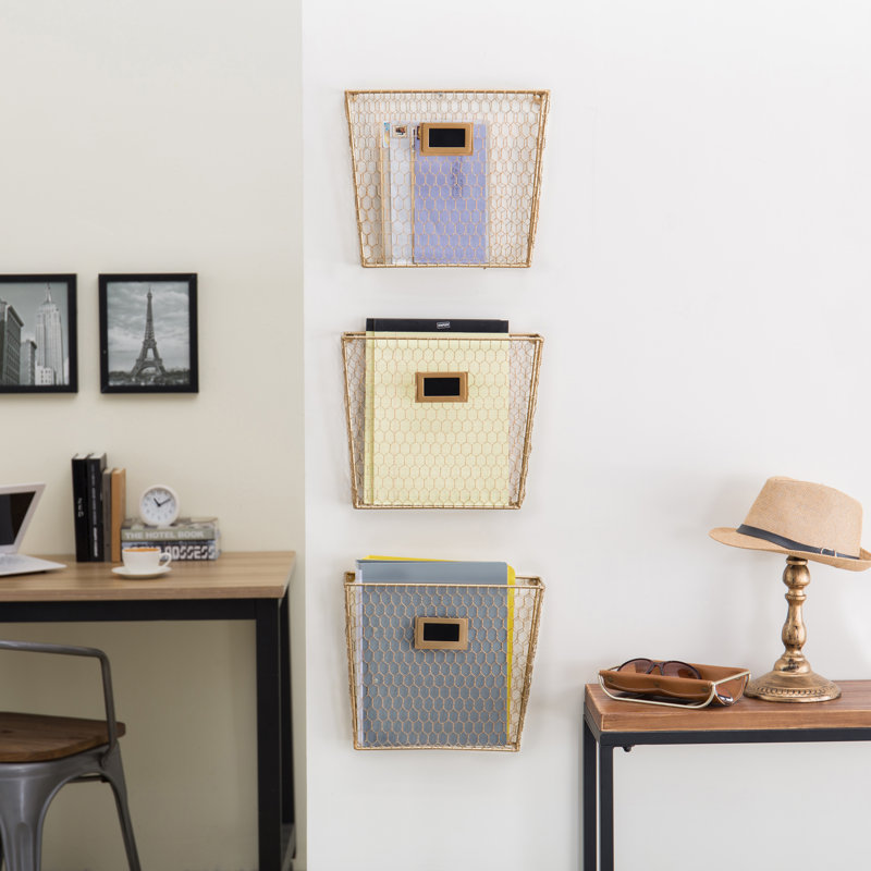 Wall Mounted Metal Wire Magazine Rack, Gold