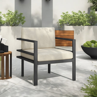 Modern Outdoor Lounge Bessette with Exceptional Features for Relaxation