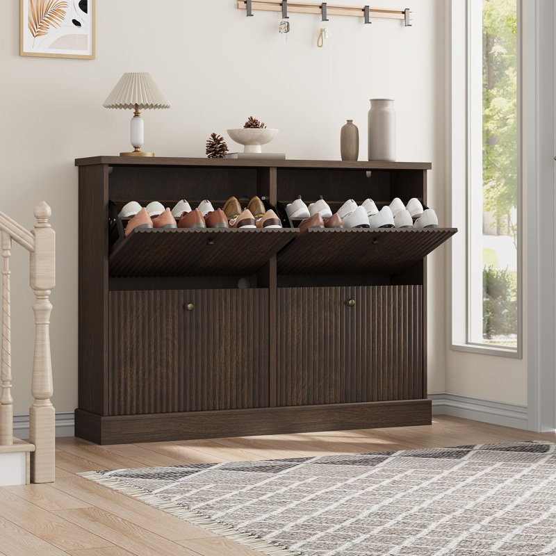 Armoire à chaussures moderne en noyer foncé - 4 tiroirs tournants - Tablettes réglables et amovibles - Unité de rangement autoportante étroite - Conception cannelée peu encombrante - Organisateur de chaussures cachées - Brun noyer foncé