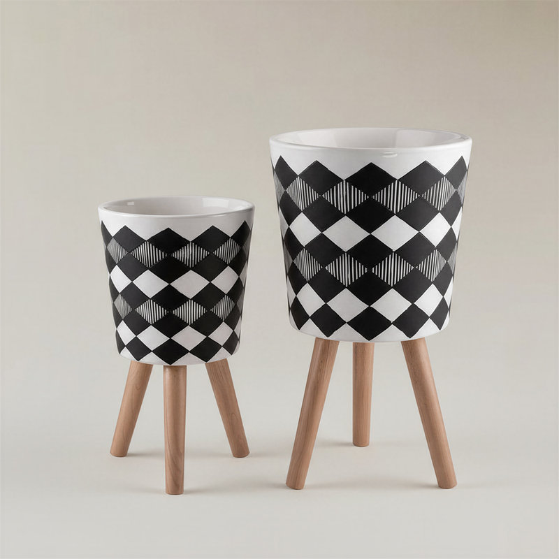 Pot moderne avec pieds Modern