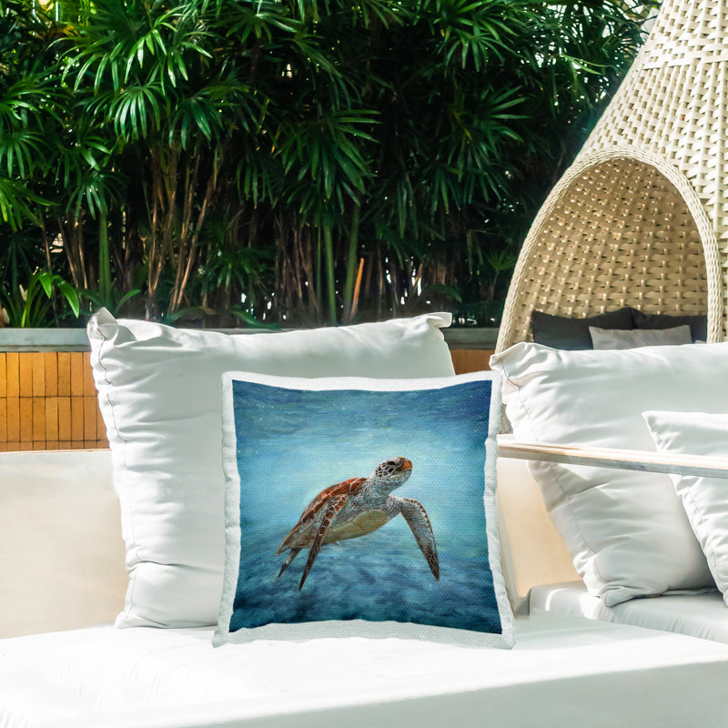 Coussin d'extérieur imprimé "Under Ocean Turtle" par Dave Stribble