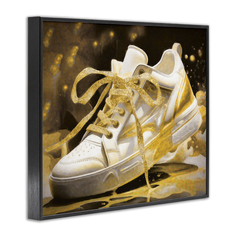 Giclée Splashy Gold Sneaker, design par Grotto Studios, Giclée encadrée noir minuit, H 24 po x l 30 po