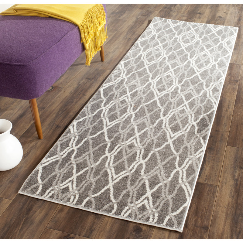 Ammundsen Geometric Gray Area Rug, Runner 2'3" x 7'
