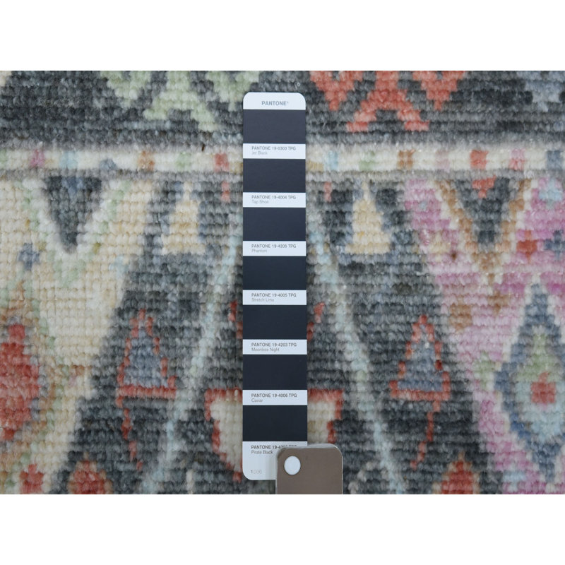 Tapis décoratif en laine de conception unique 6 pi 4 po x 9 pi 2 po Cesiley noué à la main gris foncé