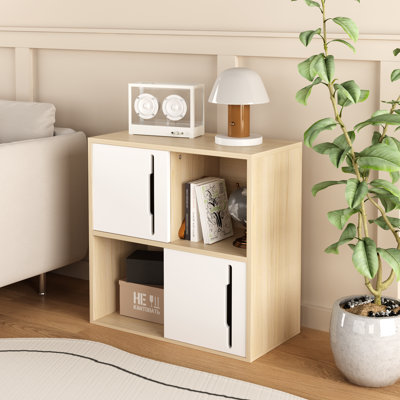 Armoire de rangement minimaliste à portes coulissantes de style scandinave minimaliste avec des conceptions ouvertes et fermées à finition grain de bois moderne, idéale pour les appartements, les dortoirs et les chambres d'enfants.