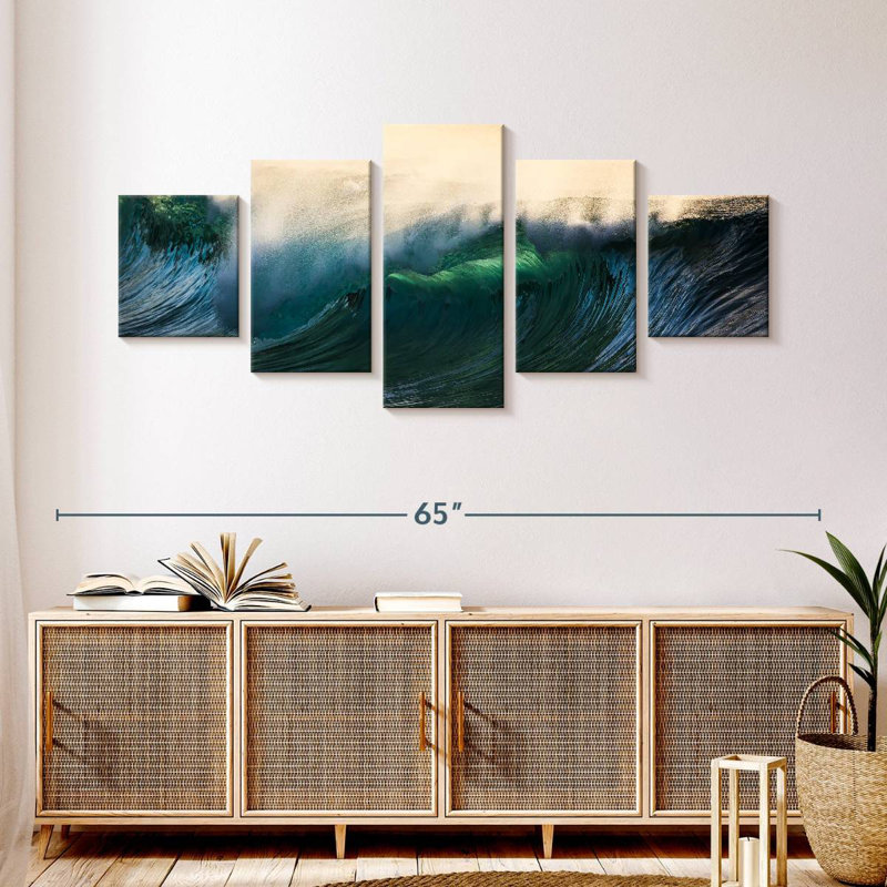 Giant Ocean Wave