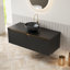 Meuble-lavabo flottant 48 po avec lavabo vasque en pierre noire, plateau en pierre frittée et portes sculptées en sergé - fini noir mat