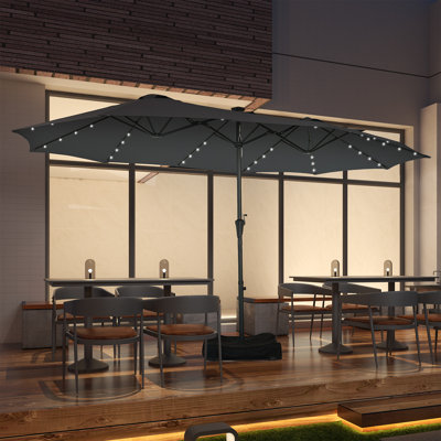 Parasol de patio 15 pi avec base et lumières solaires
