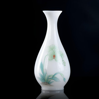 Exquisite Hand-Painted Celadon Porcelain Vase – Modern Chinese Decor