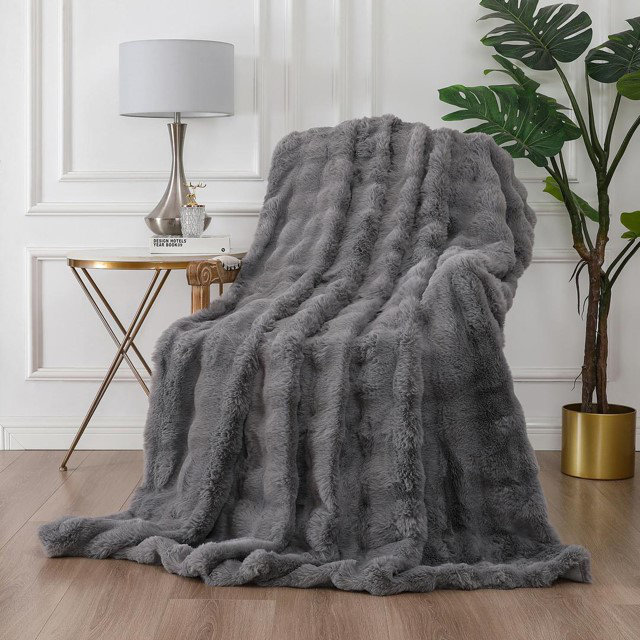 Bubble Throw Machine Tufted Throw Blanket, Grey